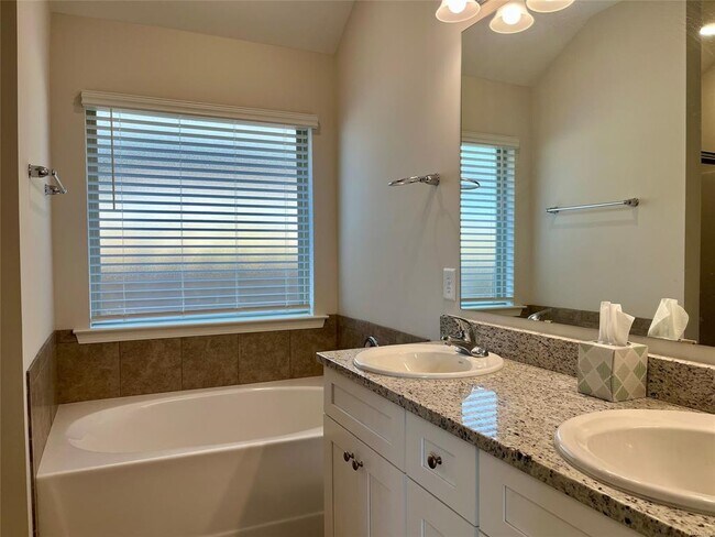 Building Photo - 127 Dawson's Ml Dr