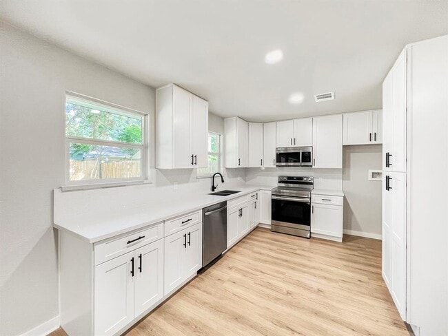Building Photo - 4926 Adonis Dr