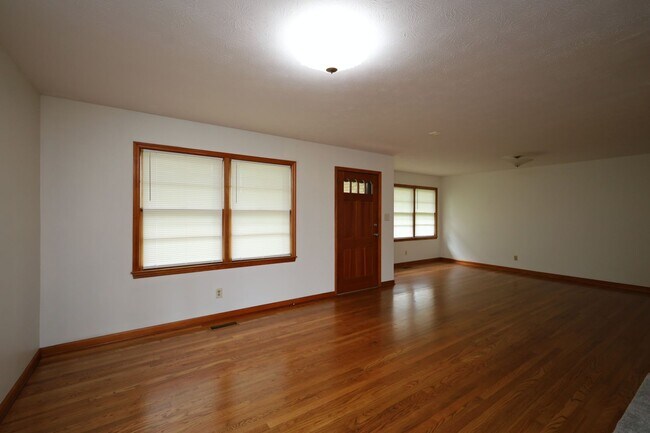 Building Photo - 5362 Moss Oak Trail
