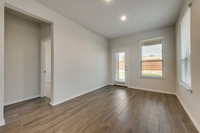 Building Photo - 1002 Pecos St