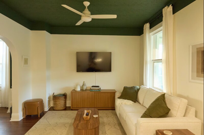 Building Photo - 2433 S 16th St