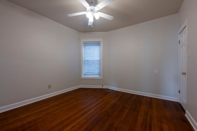 Building Photo - Sunny Spacious 3 Bedroom 1 Bathroom