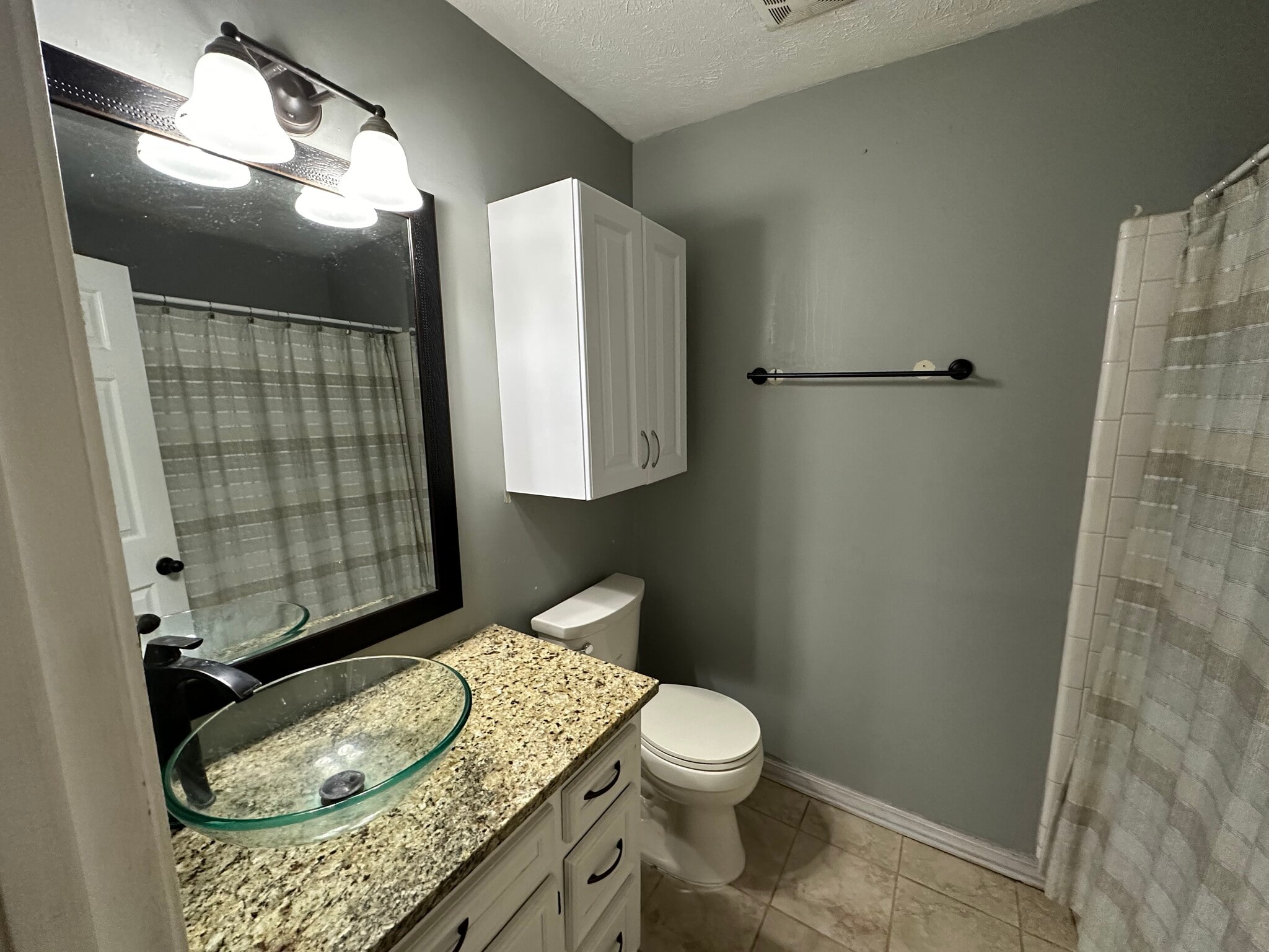 guest bathroom - 344 Brookwoods Dr