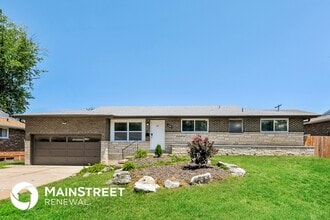 Building Photo - 1120 Spring Valley Dr