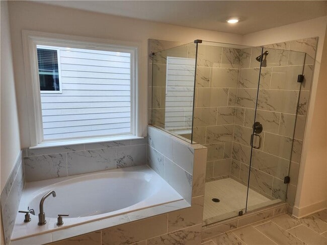 Building Photo - 301 Fraley Dr