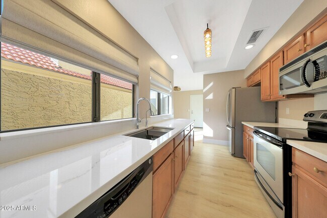 Building Photo - 4653 W Dublin St