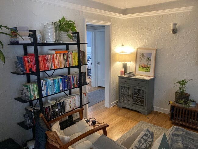 living room - 3936 Beethoven St