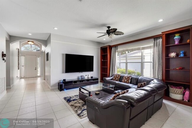 Building Photo - 19084 Skyridge Cir