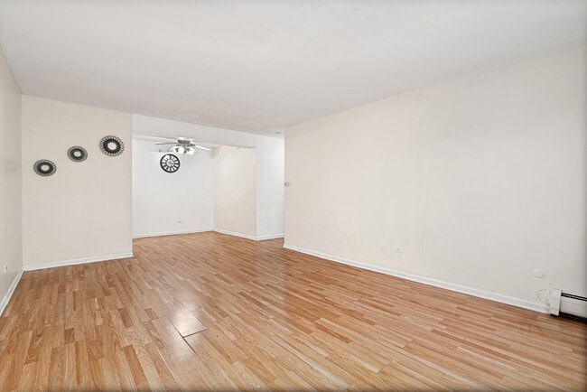 Building Photo - 5310 N Chester Ave