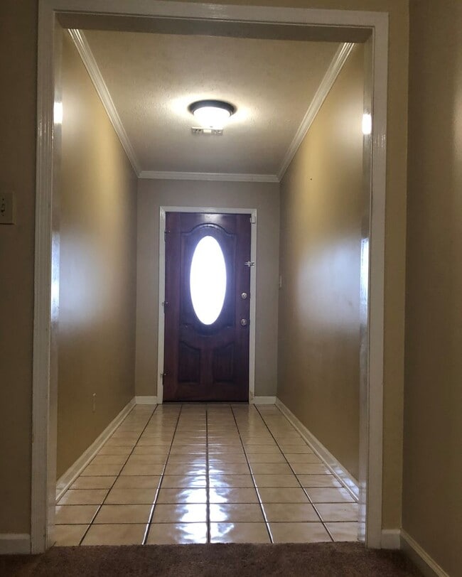 Building Photo - Silver Hills rental!