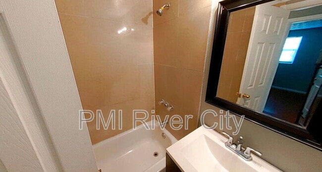 Building Photo - 7471 John F Kennedy Dr W