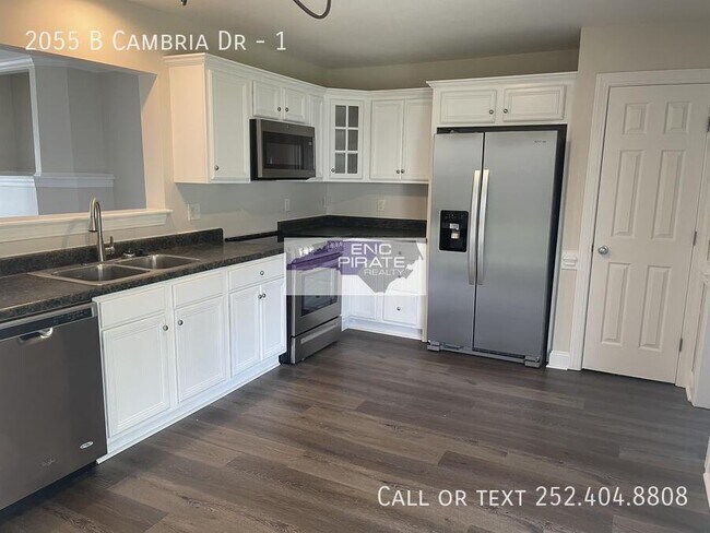 Building Photo - 2055B Cambria Dr