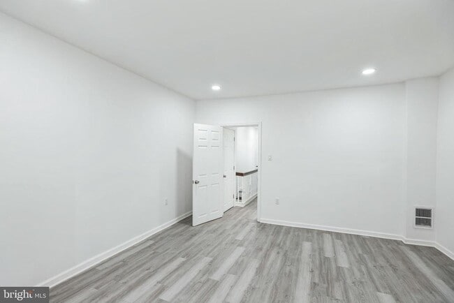 Building Photo - 5540 Harmer St