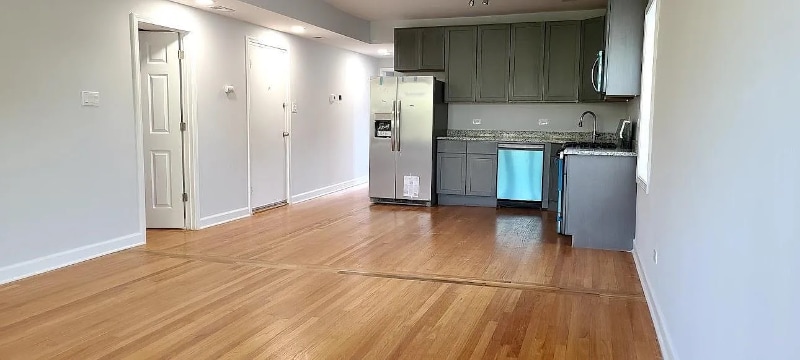 Building Photo - 619 E Groveland Park