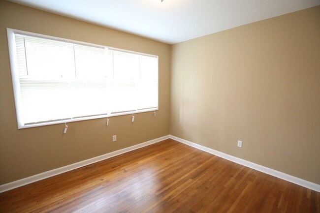 Building Photo - 2816 8th St NE