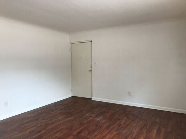 Building Photo - 15403 Puritas Ave