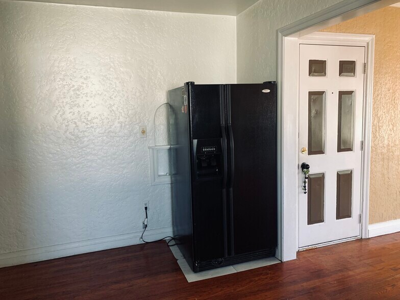 Building Photo - 2609 NW 12th St