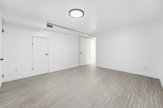 Building Photo - Beautiful 4-bedroom, 2-bathroom home located in the vibrant city of Westminster,