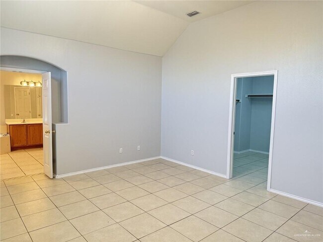 Building Photo - 3004 San Federico Rd