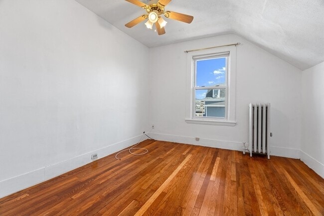 Building Photo - 12 Lowell Pl