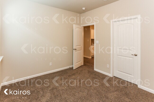 Building Photo - 6515 Tiger Pointe Dr.