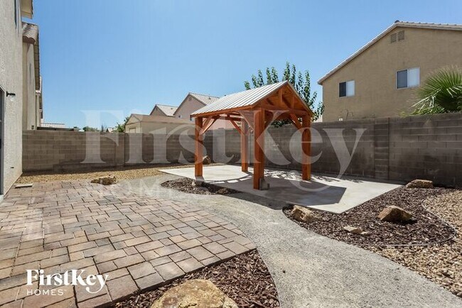 Building Photo - 5917 Royal Castle Ln