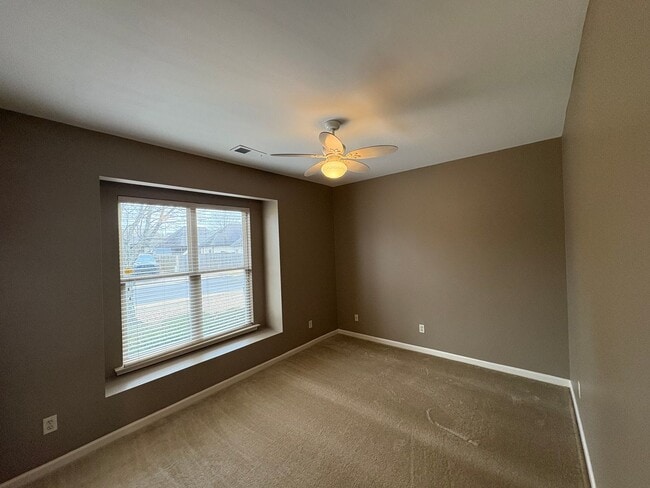 Building Photo - For rent