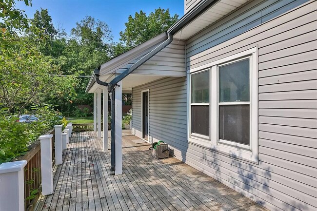 Building Photo - 476 Compton Rd