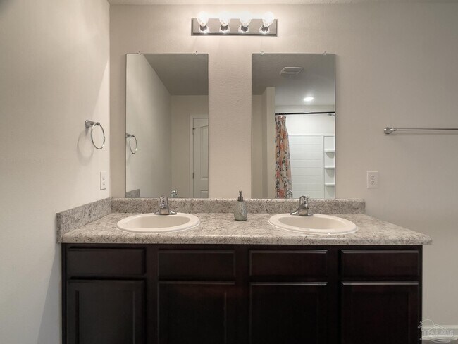 Building Photo - 5760 Blackhorse Cir