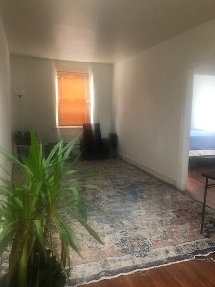 Building Photo - 224 E Tabor Rd