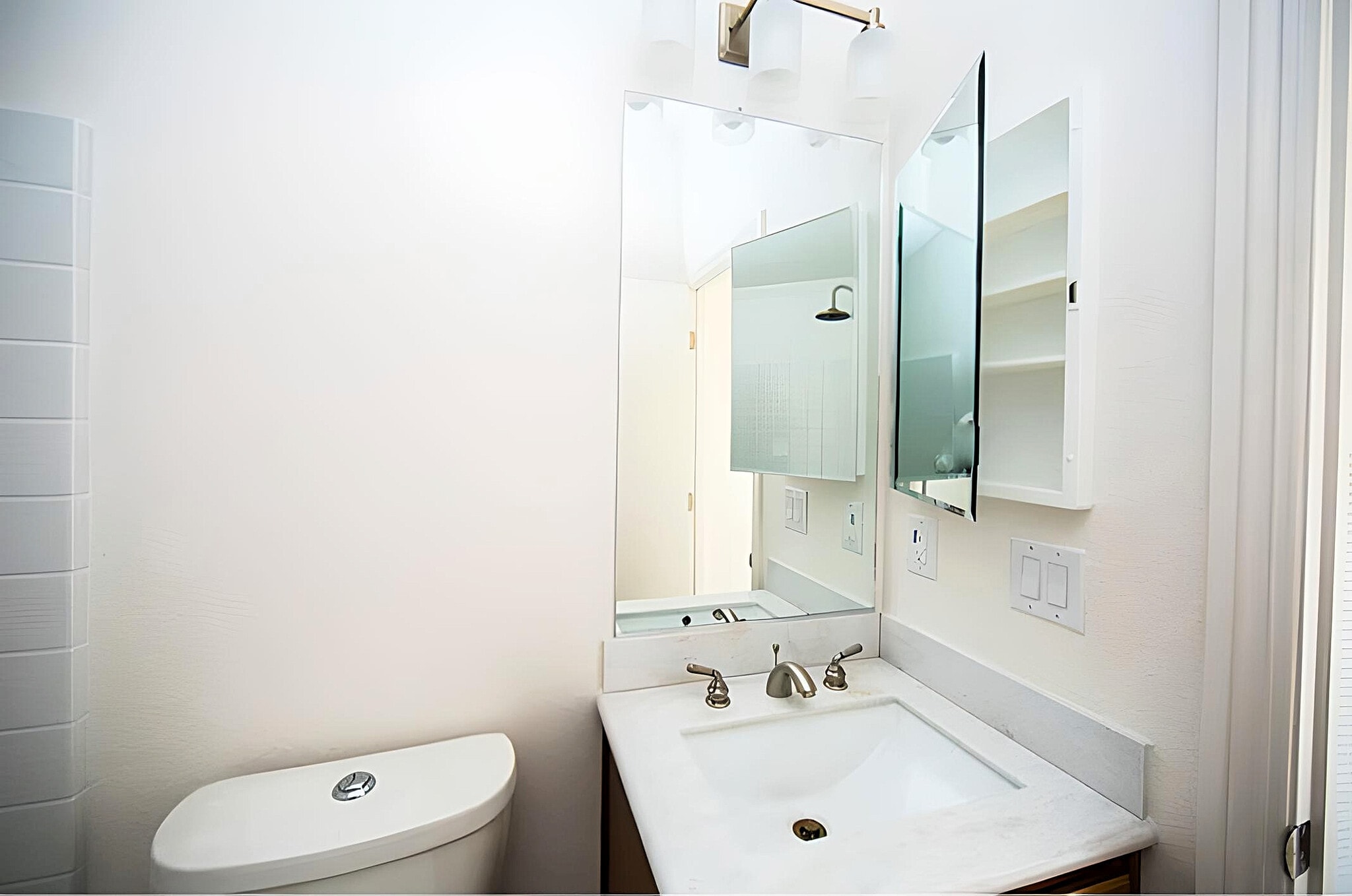 Building Photo - 8531 Kittyhawk Ave