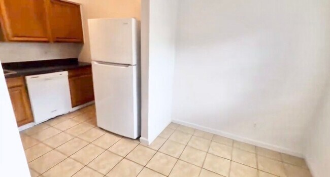 Building Photo - Meridian Apartments Your Gateway to Everything in Hampton Roads