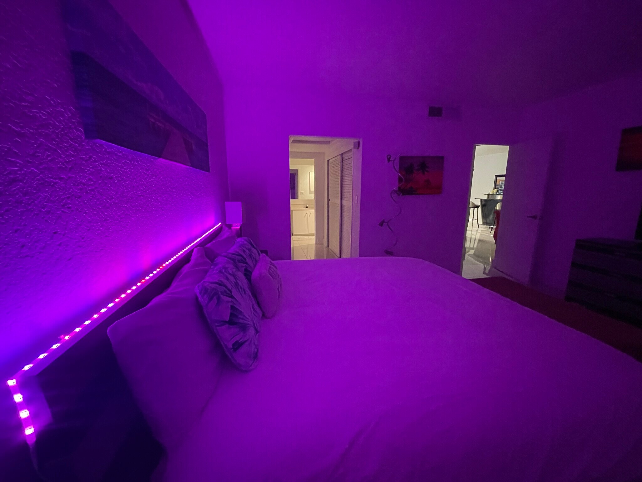 Master bedroom - 4001 S Ocean Dr