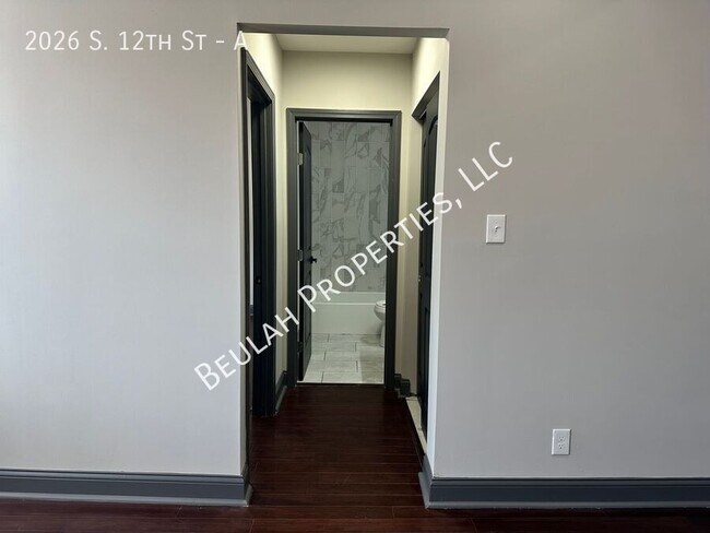 Building Photo - Walkable Soulard 2bd/2ba Townhouse