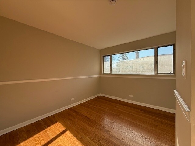 Building Photo - 10 Garden Dr