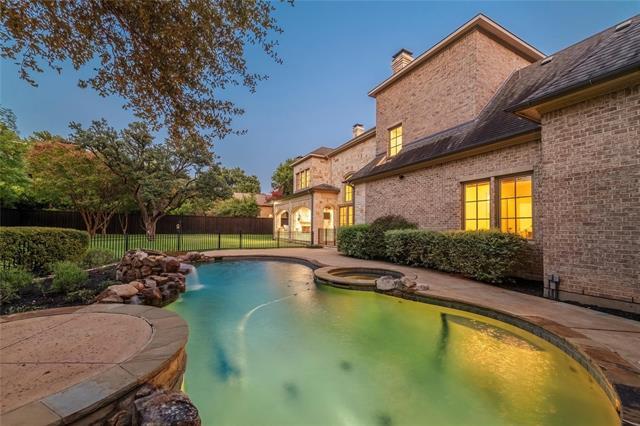 Building Photo - 4311 Brookview Dr