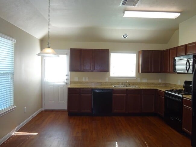 Building Photo - 6034 Brenwood Trails Ln