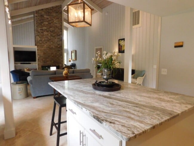 Building Photo - Spacious 2 Bedroom Home Located In Sea Pines