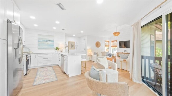 Building Photo - 512 S Harbour Oaks Dr