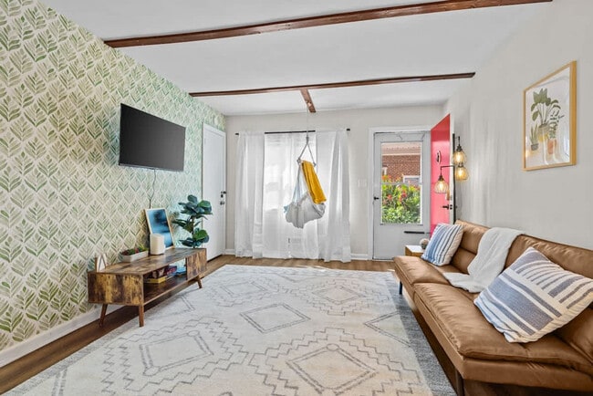 Primary Photo - 172 Cherry St