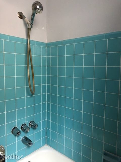 Building Photo - 2 br, 1.5 bath Apartment - 2143 Thomas Ave