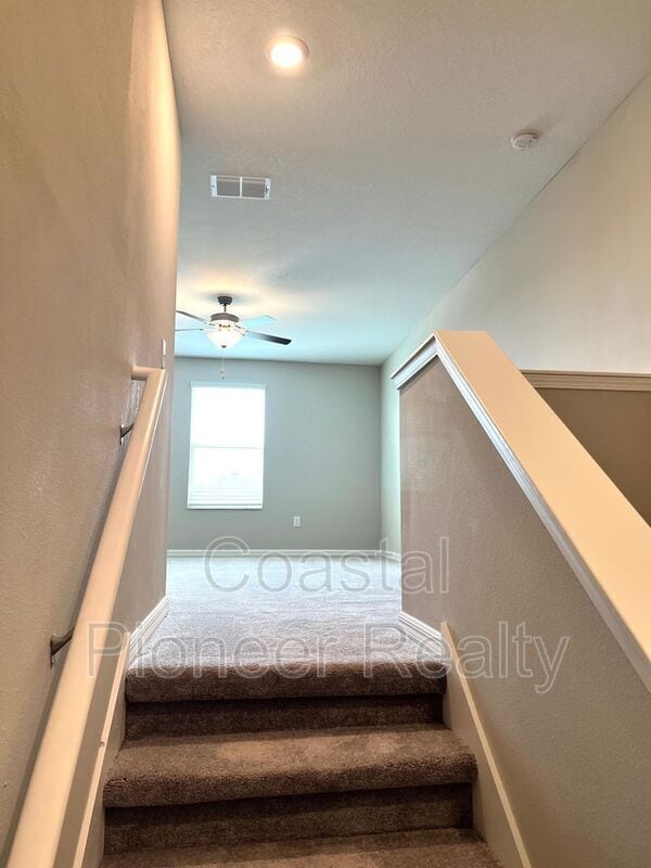 Building Photo - 16695 Parker River St