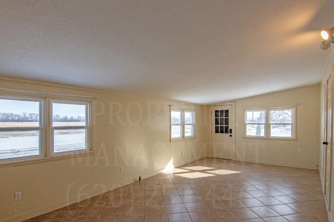 Building Photo - Charming 2-Bedroom 1-Bath + Bonus Room Farmhouse