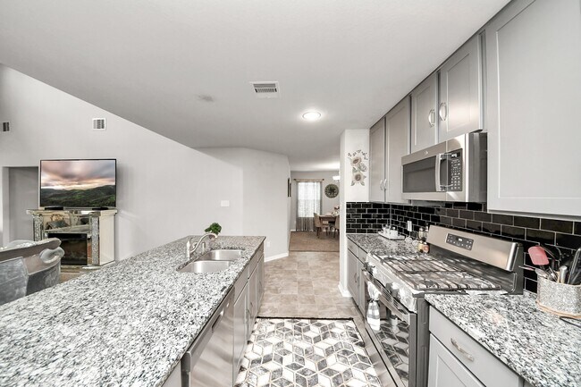 Building Photo - 2918 Silverhorn Ln