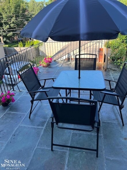 Building Photo - 904 Trombley Rd