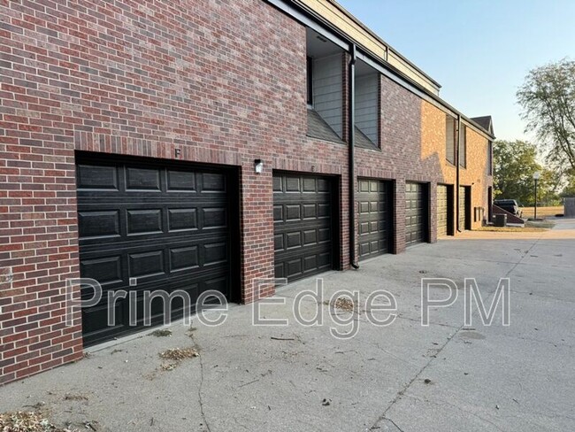 Building Photo - 1801 Ridgehaven Ct