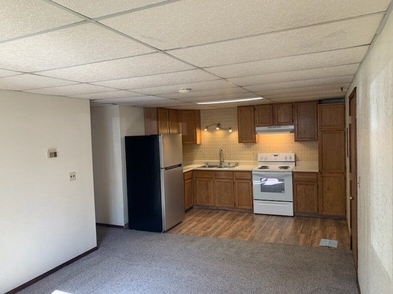 Kitchen - 432 Kit Blvd