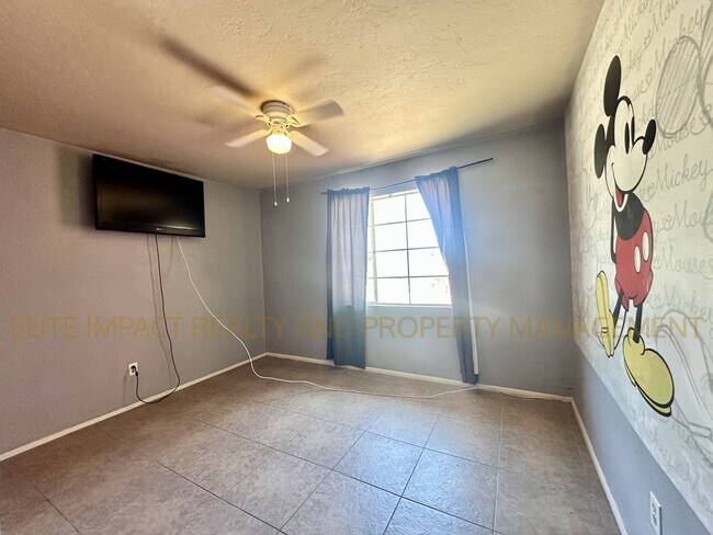 Building Photo - 5962 E 25th St