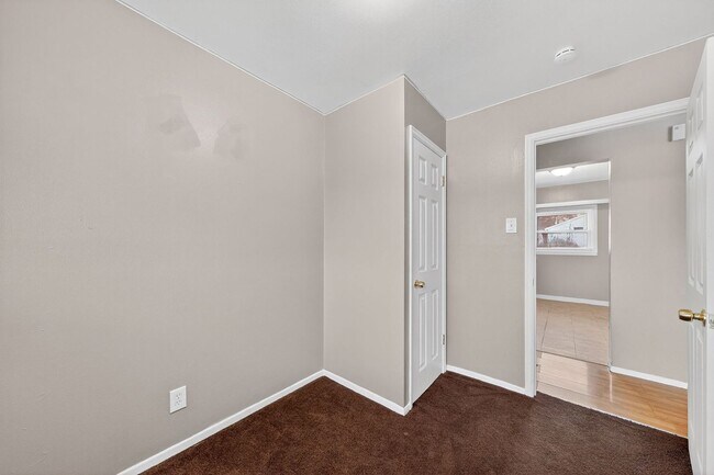 Building Photo - 219 Presley Rd