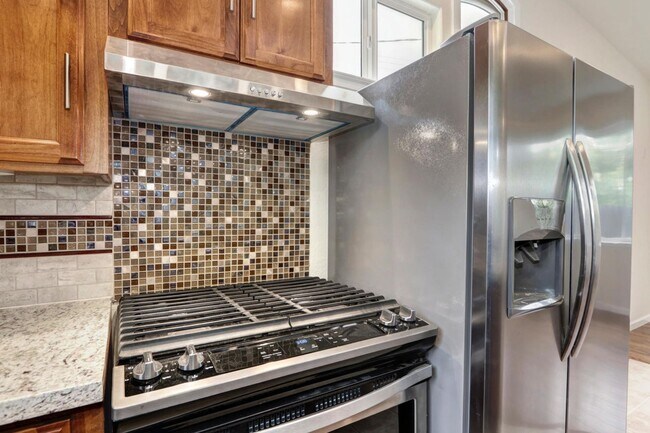 Building Photo - 1 Bed / 1 Bath | Arden-Arcade Anchored Tiny Home Available Now